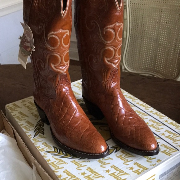 Boots are new , never worn. Real alligator, honey color size 9 B. - Picture 1 of 3